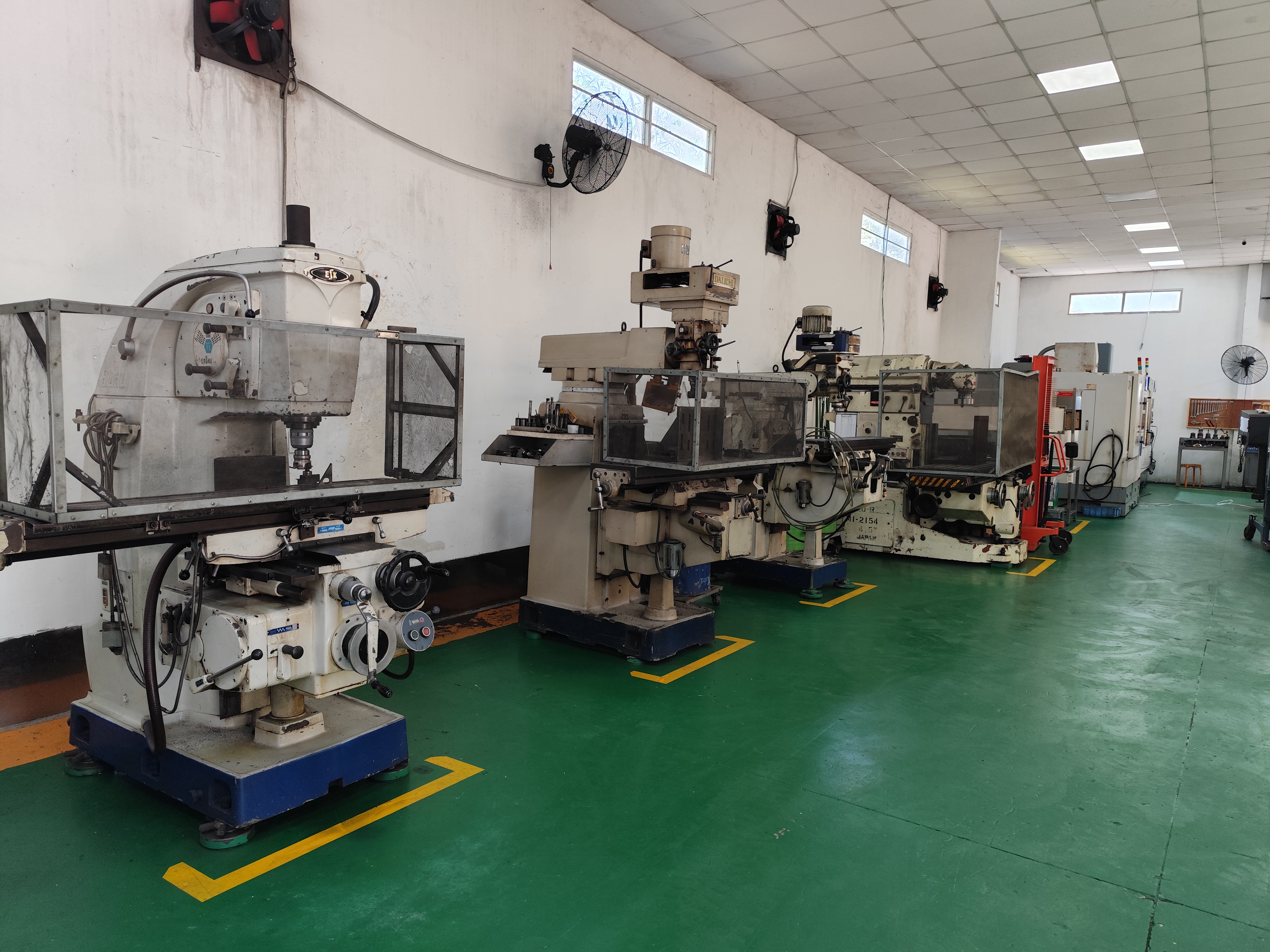 CNC milling machine